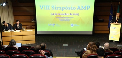 Simpósio reforça papel da ciência na Medicina